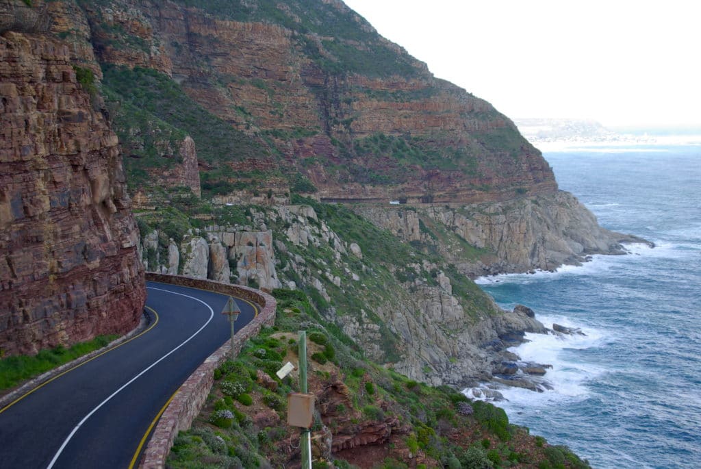 Visite entre Hout Bay et Noordhoek, de la route de Chapman’s Peak élu plus belle route du monde, lors de notre excursion au Cap de Bonne Espérance à la pointe de l’Afrique du Sud