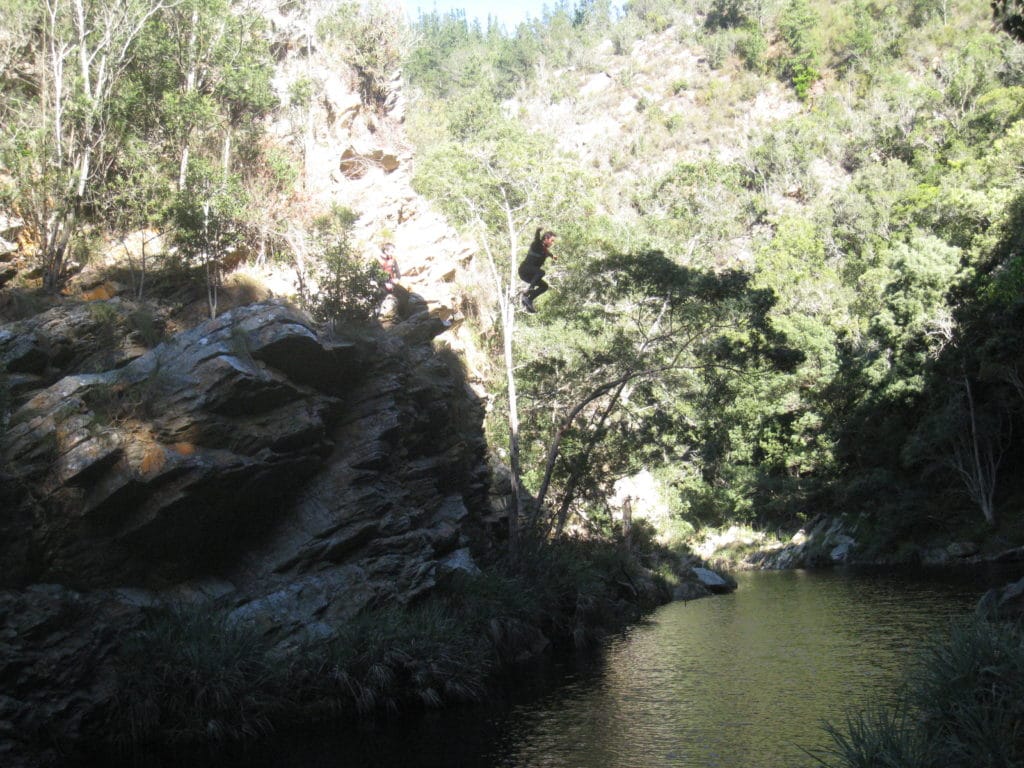 Le canyoning fait parti des meilleures activités du Wilderness sur la Garden Route 