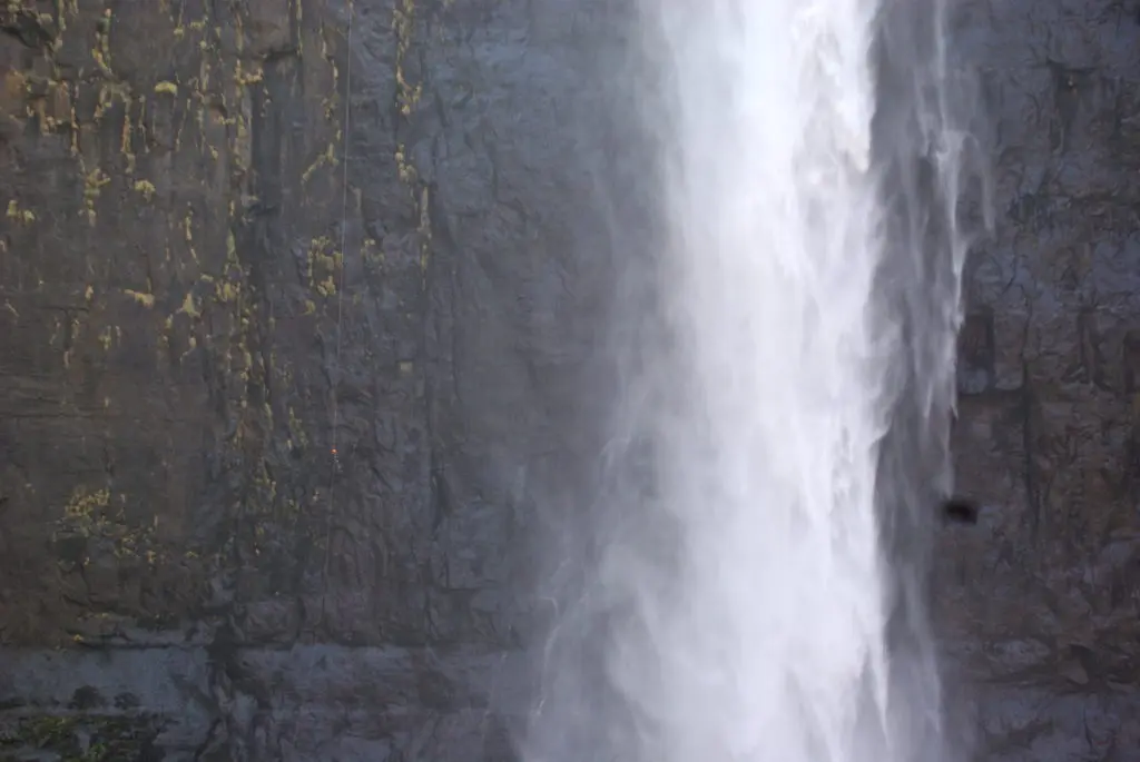 Descente en rappel de la cascade Maletsunyane à Semonkong au Lesotho